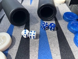 *LUCKY DICE* 2 Pair Backgammon Precision Dice 14mm (9/16in) Blue w/W & W w/Blue