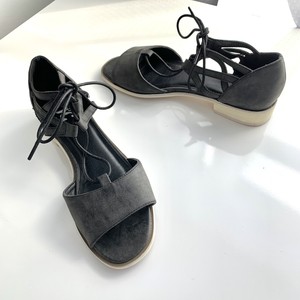 journee gladiator sandals