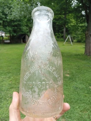 PURE MILK & CREAM CO DANBURY CONN CT vintage Milk Bottle (Damaged) Rare - Image 1 of 4