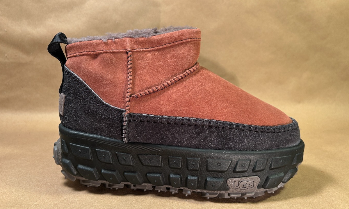 UGG Venture Daze Ultra Mini Boot, Red Jasper/Black, New! Women's