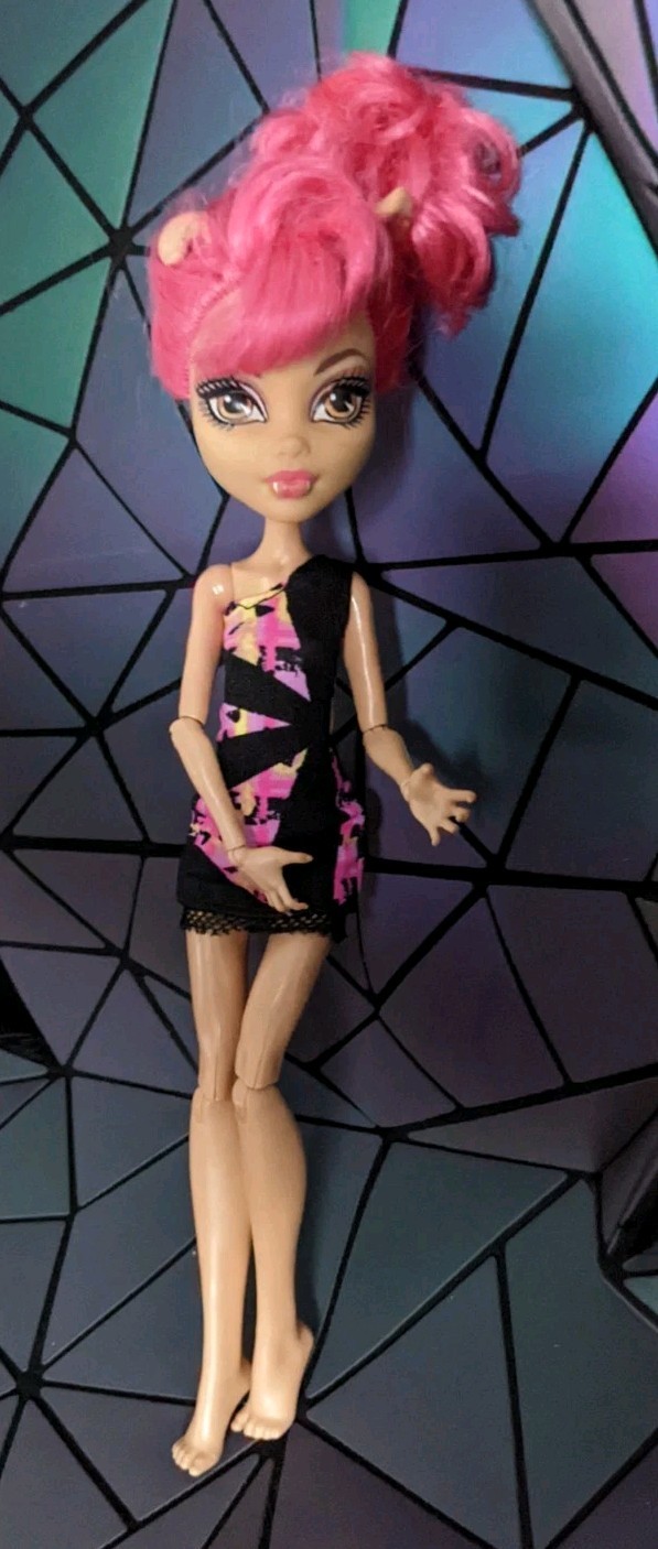 dl08) ~ Mattel Monster High ** Howleen Wolf ** Doll 2012 ~~