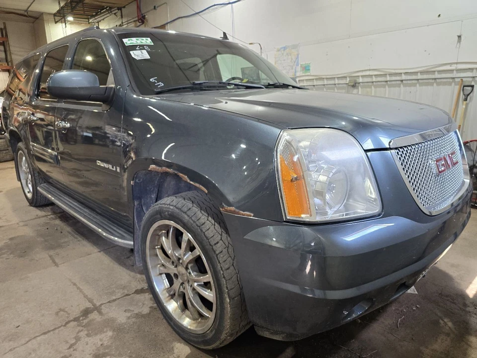 DENALI XL 2007 Topper/Tonneau 638412 - Image 2 of 4