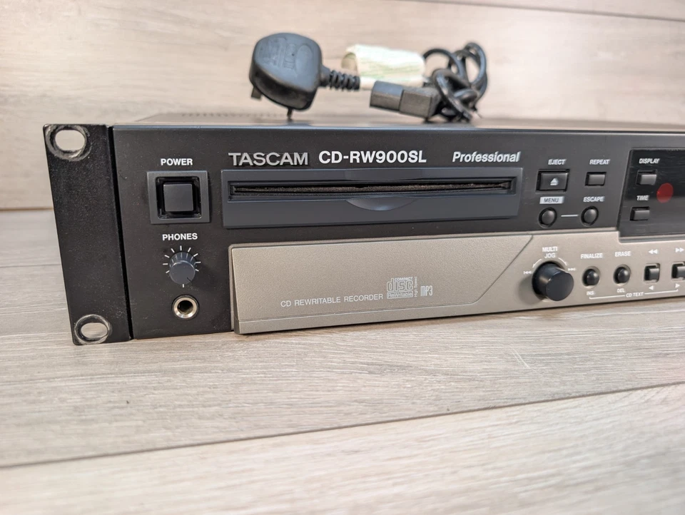 Tascam CD-RW900SL Professional CD Rewritable Recorder - Hifi Separate No Remote - Image 2 of 4