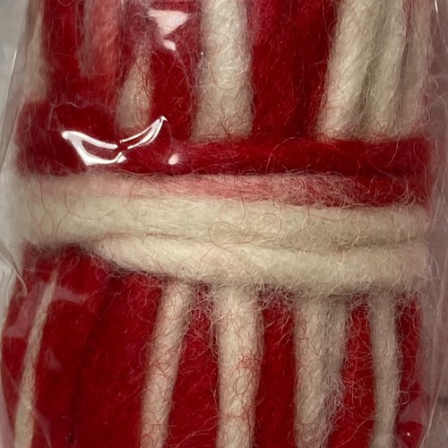 20 Dimensions Feltworks 100% Wool Pencil Roving Variegated Red Needle Felting - Picture 11 of 21
