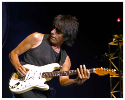 JEFF BECK - 8''X10'' PHOTOGRAPH