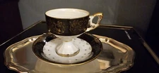 19th Century Unmarked Old Paris Porcelain Footed Teacup & Saucer