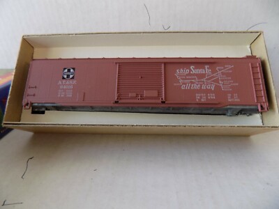 50 FOOT SINGLE DOOR  BOX CAR FOR SANTA FE RR. BY ROUND HOUSE NIB PO KIT
