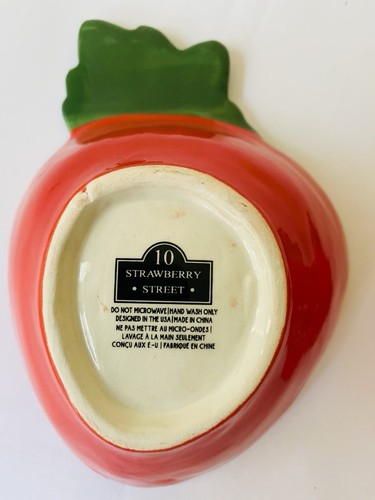 Set of 3 Nesting Measuring Cups by 10 STRAWBERRY Street Ceramic Flower Red NEW - Picture 7 of 8