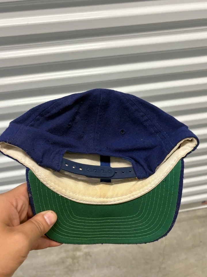 De colección Años 90 New York Knicks Deportes Especialidades Línea Única Script Lana Raro LEER Foto 4 de 4