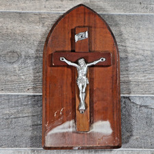 Crocifisso scrivania parete legno vintage con corpo metallo tono argento INRI targa Gesù