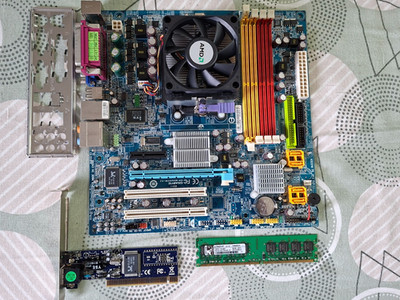 Gigabyte GA-MA69VM-S2 Socket AM2+CPU AMD Athlon 64 X2+1pc.DDR2 SDRAM+LAN Card.