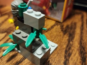 LEGO Castle: Treasure Transport (6033) Complete with broken leaf