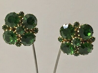 VINTAGE WEISS EARRINGS  EMERALD GREEN RHINESTONES - CLIP ON