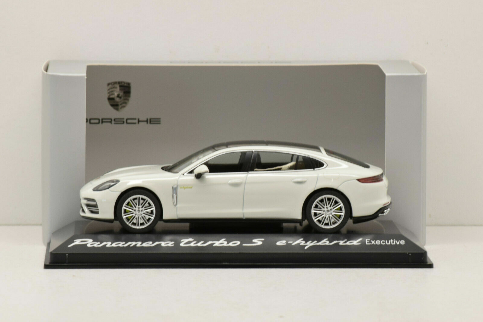 Porsche Panamera Turbo S voiture miniature Carrera White Herpa HO 1/87
