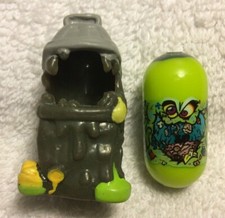 2004 Mighty Beanz Bodz S1: 274 Junk Yard Monster Bean  Trash Can Bod Olive 