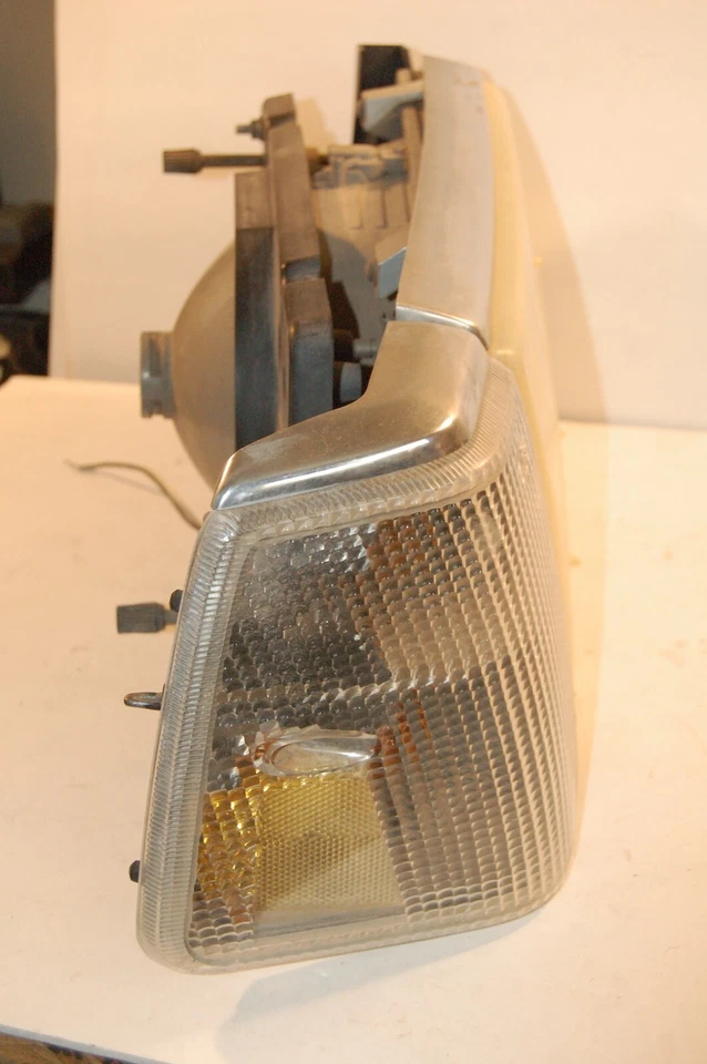 Conjunto faro y intermitente lado derecho volvo 240 1986-1993 Foto 3 de 3