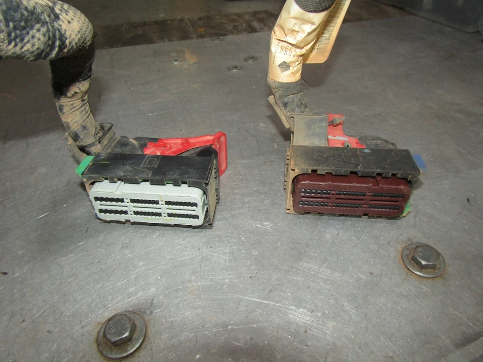 2013 Dodge Journey 2.4L OEM ECU ECM conector de computador pigtail conjunto 13 - Imagem 2 de 2