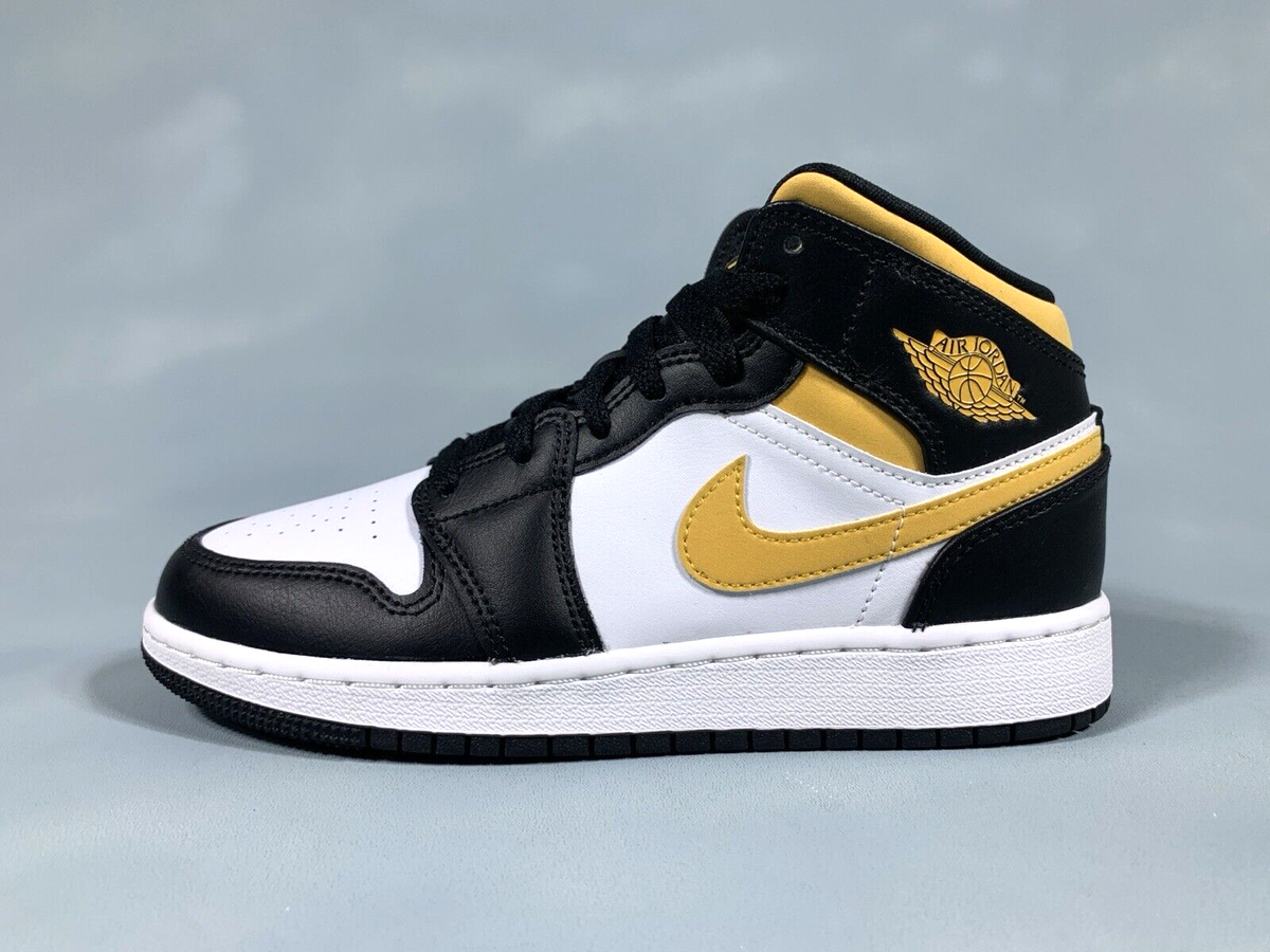 Nike Air Jordan 1 Mid White Pollen Black 554725-177 Size 4Y Nike Air Jordan 1 Mid White Pollen Black 554725-177 Size 4Y