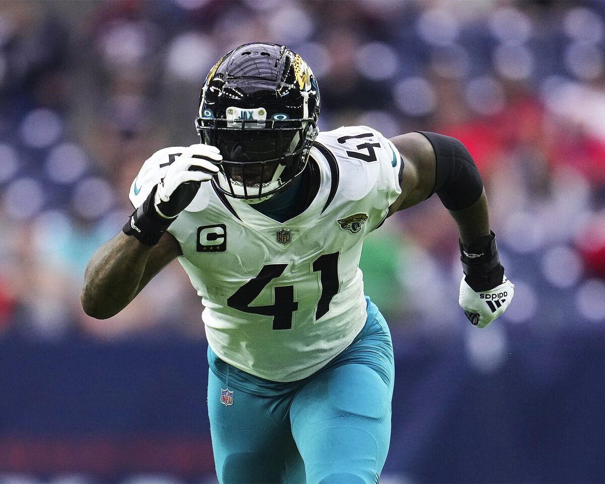 Josh Hines-Allen Running Mid-Game Jacksonville Jaguars 8x10 Josh Hines-Allen Running Mid-Game Jacksonville Jaguars 8x10