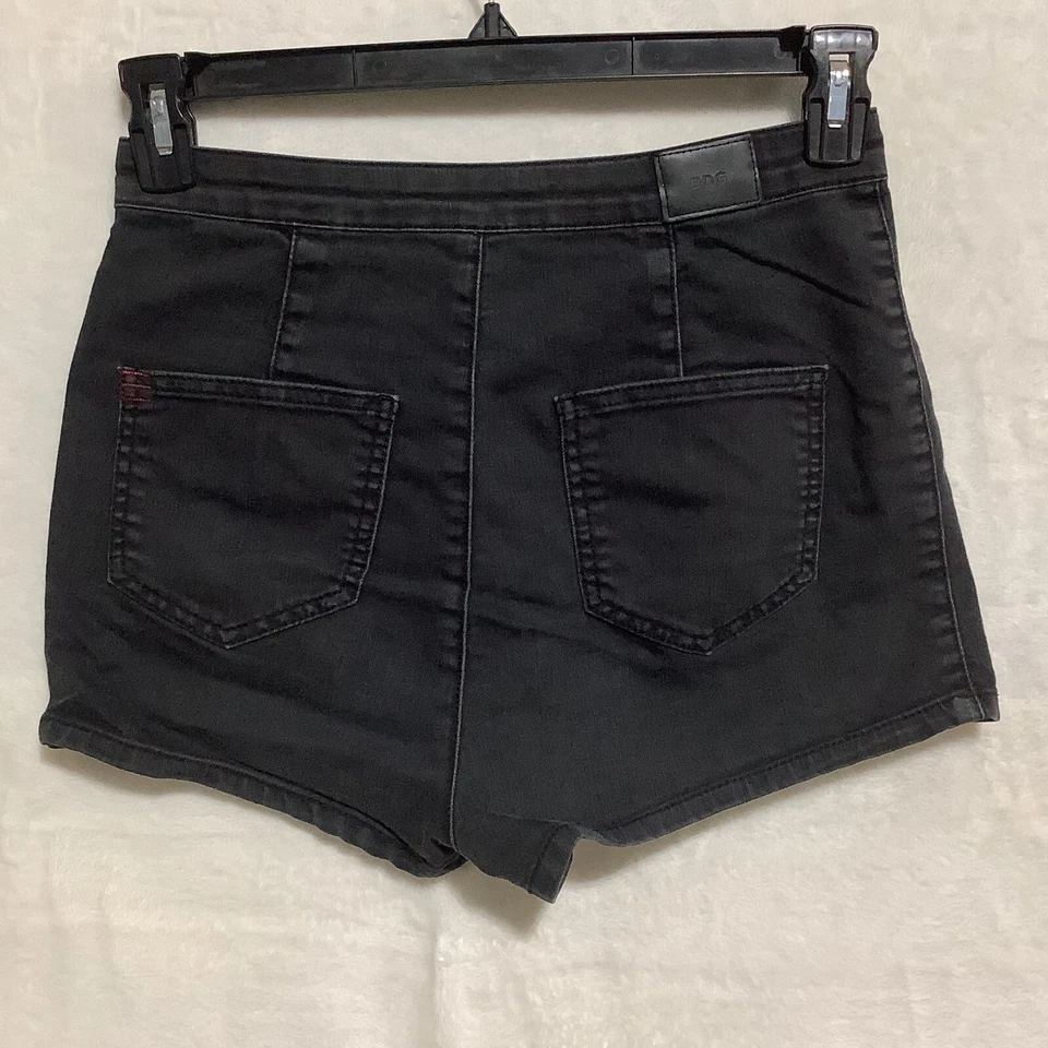 Pantalones Cortos BDG Para Mujer Talla 28 Negros Urban Outfitters Cintura Alta Denim Mamá Pantalones Cortos Foto 3 de 4