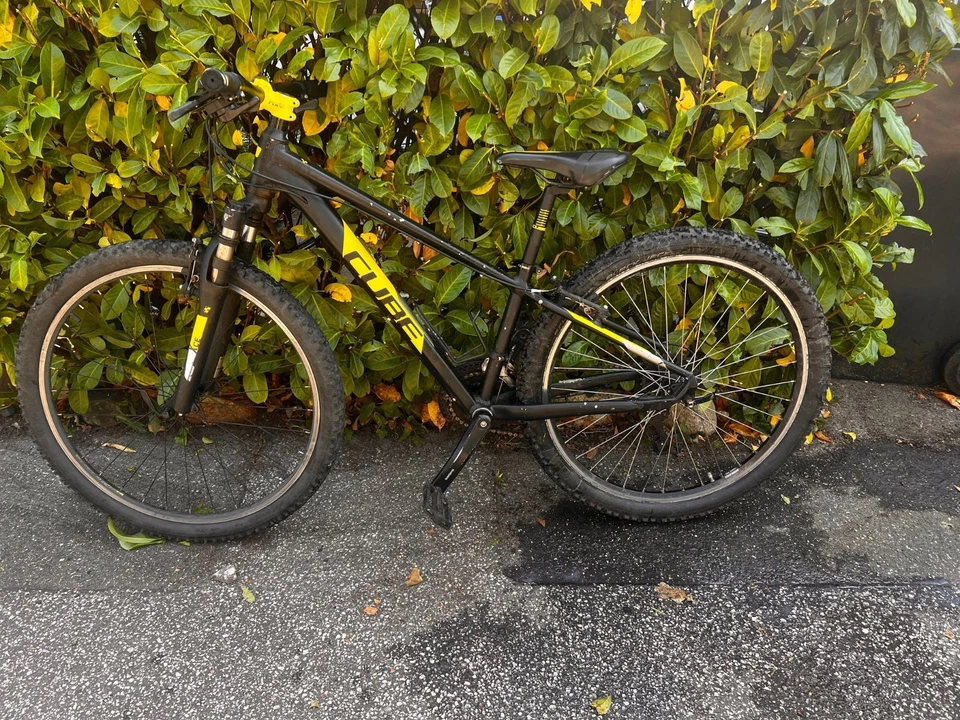 Cube Acid 260 black n yellow 2021 - kids  26 MTB trail Gebraucht