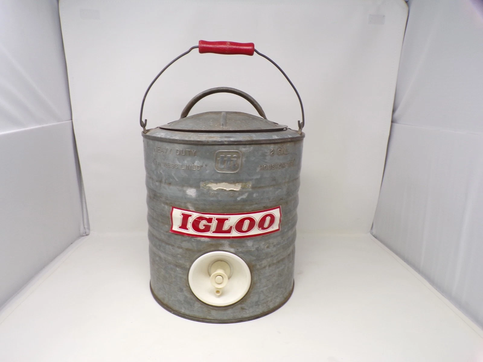 Vtg Igloo HD stainless lined water beverage cooler 2 gal wood handle cabin decor