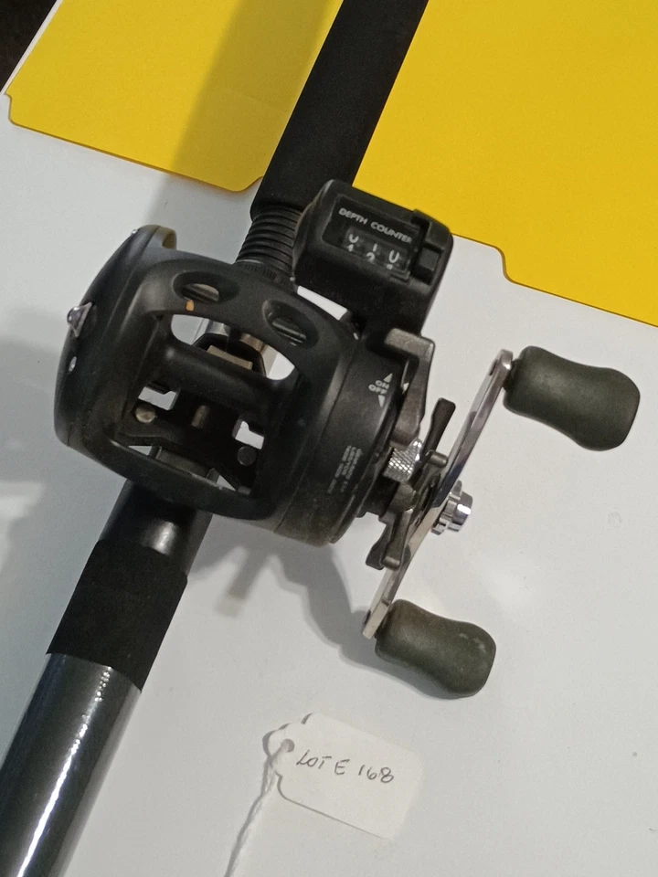 Caña de pescar de arrastre Zebco 808 Bite Alert 7' MH 17-50 lb y carrete Cabela's DM III Foto 2 de 4