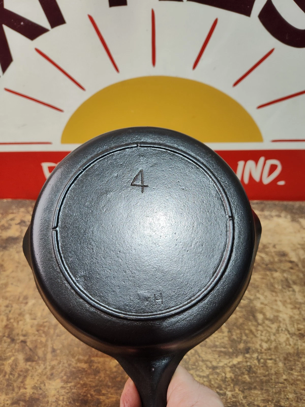 "Fully Restored" Lodge #4 Cast Iron Skillet Pan Three Notch Seasoned Flat
