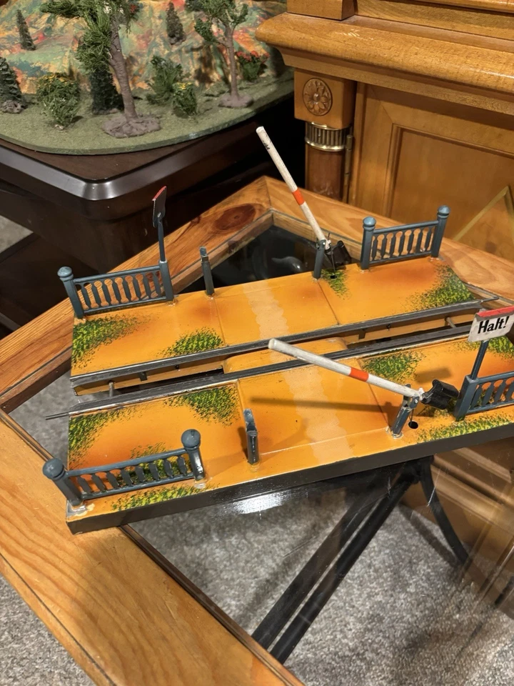 ~Super High Grade~ Marklin Prewar Train Crossing German “Halt” Adjustable - Image 2 of 4