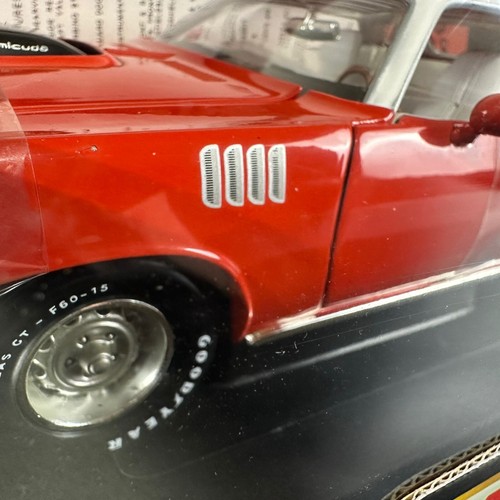 ERTL Campbell Collectible 1971 Plymouth Hemi Cuda 1:18 scale - Picture 4 of 11
