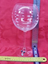 Mikasa Cheers Balloon Wine Glass 24.5 oz Goblet Squares