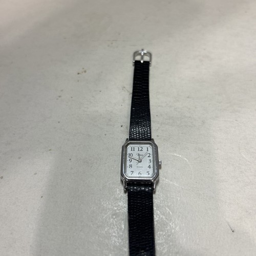 Vintage Ladies' Timex Silver Tone Rectangle Face Black Leather Band Quartz Watch - 第 1/10 張圖片