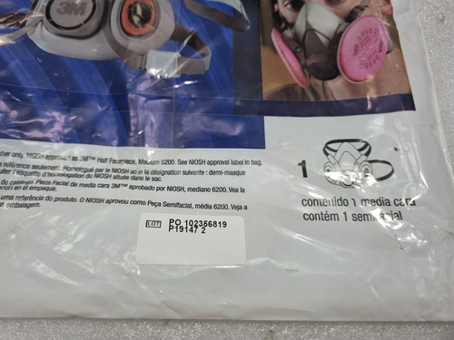 3M 6200 Half Facepiece Medium 6200/07025 - Picture 2 of 9