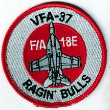 Parche rojo USN NAVY VFA-37 'Ragin' Bulls' Strike Fighter Sqn 37 F/A 18