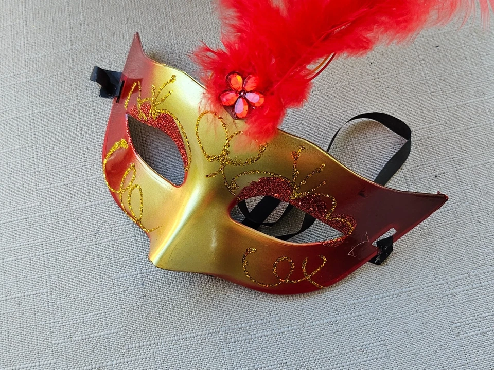 Light Up Mask Red Feather Face Party Mask Halloween Masquerade Eye Mask Unbrand - Image 3 of 4