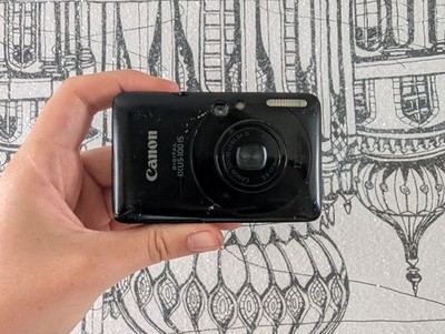 Canon IXUS 100 IS 12.1MP Black Digital Camera with battery Tested & Working 