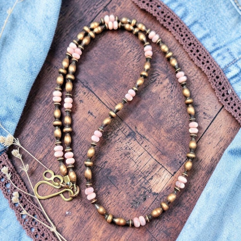 20" NAVAJO Pearl Desert Pink MOP Petite Southwest Native Western BoHo Necklace