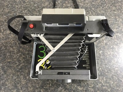 Vintage Polaroid Automatic 320 Land Camera w/ Flash & Case