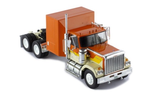 IXO Models GMC General 1980, Orange Yellow & Beige 1/43 Scale - Picture 9 of 10