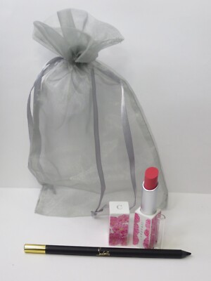 CHANTECAILLE ROSE DE MAI LIPSTICK & CHRISTIAN LOUBOUTIN BLACK EYELINER