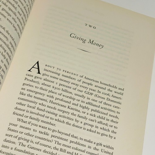 Giving (Paperback 2007) Bill Clinton Biography - Picture 12 of 15