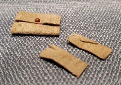 VINTAGE ARTISAN MADE PURSE AND GLOVE SET FOR MINIATURE DOLLHOUSE 