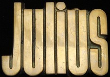 KJ08125 NOS VINTAGE 1970s CUT-OUT NAME  JULIUS  SOLID BRASS BUCKLE