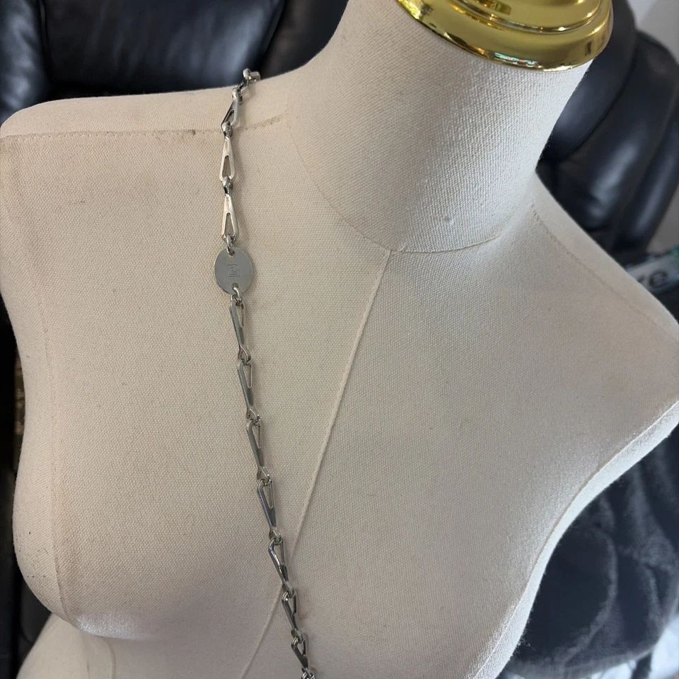 Paco Rabanne Micro Silver/Pink Purse (Rare) please look purse up  - Image 3 of 4