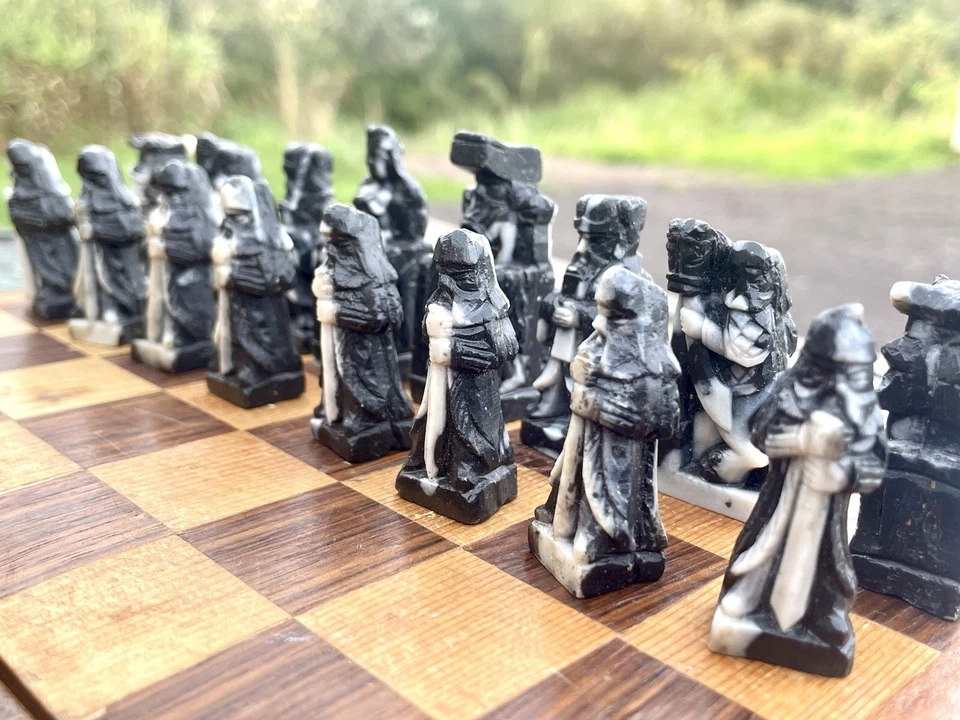 Vintage Antique 32pc Hand Carved Asian Chinese Travel Fold Chess Board RARE - Image 4 of 4