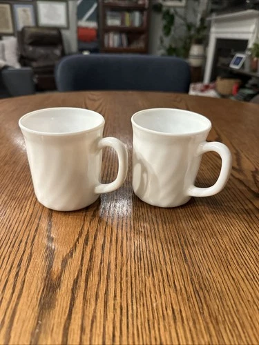 Arcopal France Swirl White Milk Glass Coffee Cup 12 Oz Vintage Set Of 2