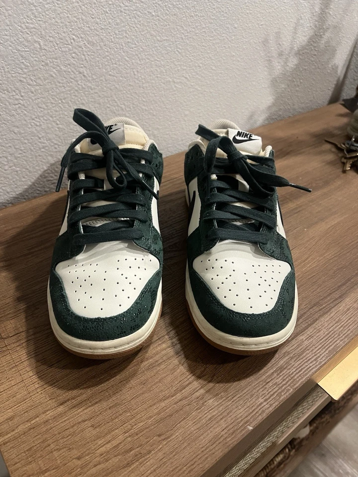 Nike Dunk Low Green Snake W8.5/M7 Sneakers - Image 4 of 4