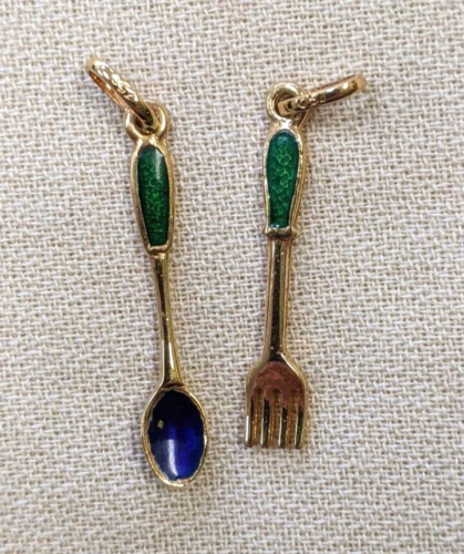 18kt Yellow Gold And Enameled Spoon  And  Fork Charms - Picture 1 of 2