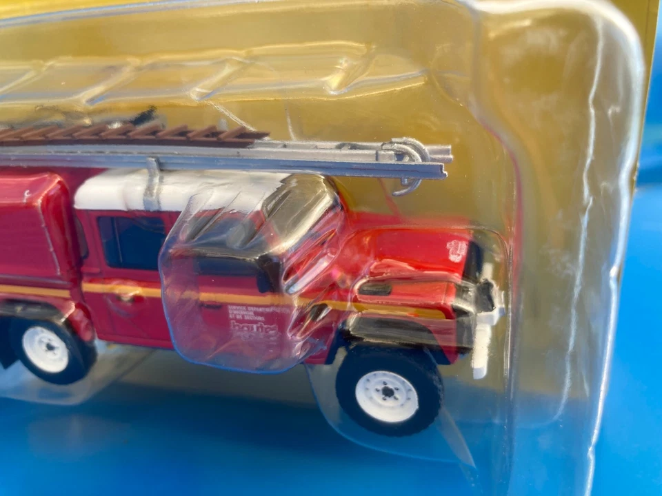 Pompiers 1/43 N°57 LAND ROVER DEFENDER VTUHR Véhicule ( HAUTE-SAVOIE ) HACHETTE - Photo 3/4