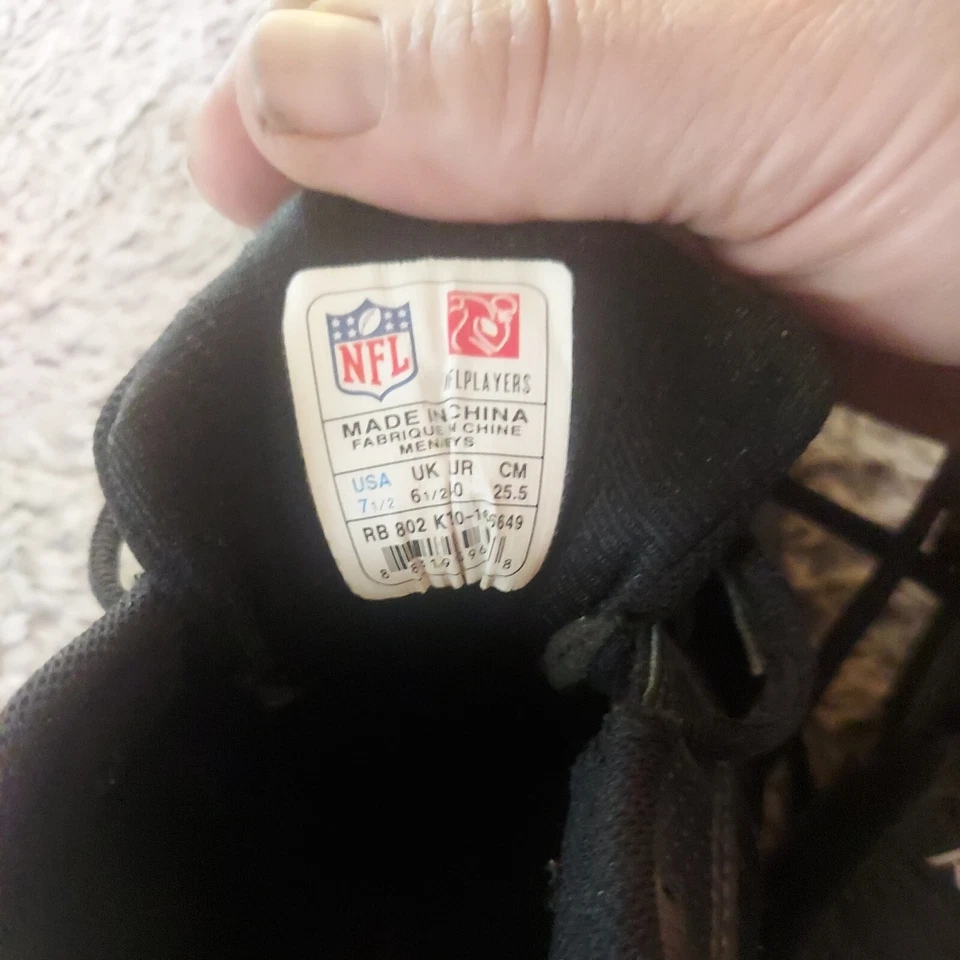 NFL REEBOK Black Classic Track Cleats Mens 7.5 Shoes RB 802 KTS - Image 2 of 4